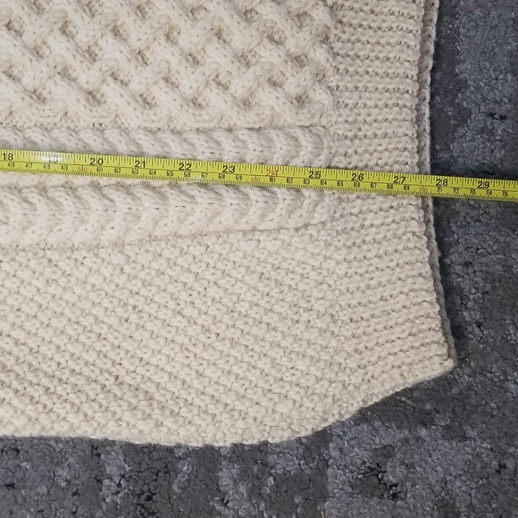 Gorgeous expertly hand knit aran/Irish/cable sweater ivory wool pure beauty! - Picture 11 of 14